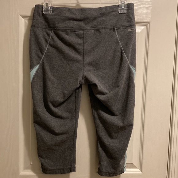 Danskin Capri Leggings (size M) - Picture 2 of 9